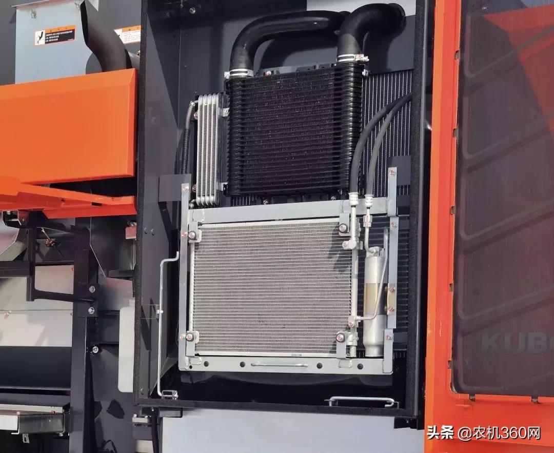 自走式双行玉米收获机多少钱一台,久保田1408玉米收获机新车多少钱