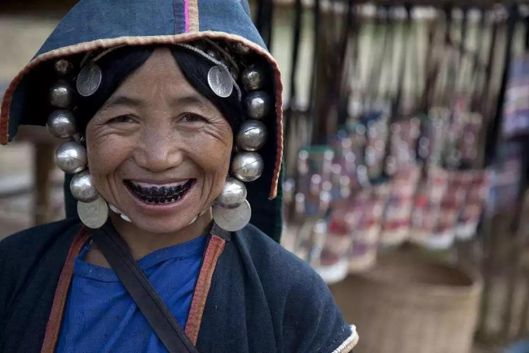 西双版纳历史！景洪清迈曾属一国，傣族老人以黑齿为美