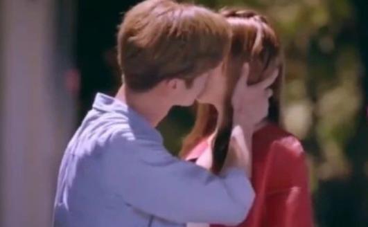 鹿晗和关晓彤线下活动状态,鹿晗官宣后和关晓彤同框