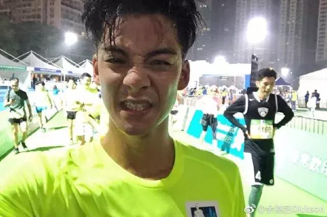 徐濠萦陈奕迅谁介绍的,徐濠萦年轻照片都演过什么电视剧