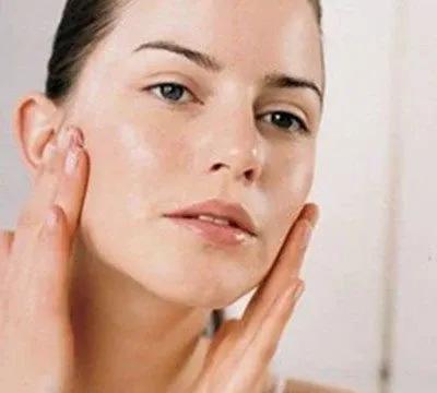 闭口毛孔粗大怎么去角质,闭口痘痘皮肤粗糙毛孔粗大