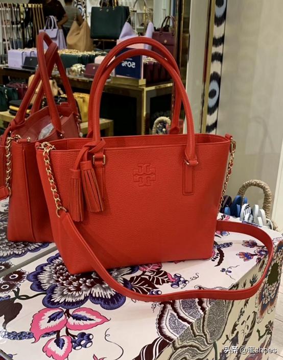 银白色高跟鞋推荐低跟,显白高级的高跟鞋你值得拥有