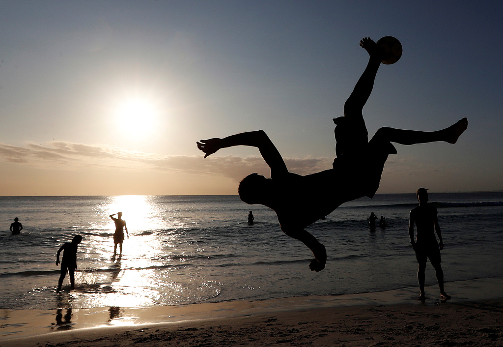 巴西堕落的足球巨星,巴西足球球星堕落