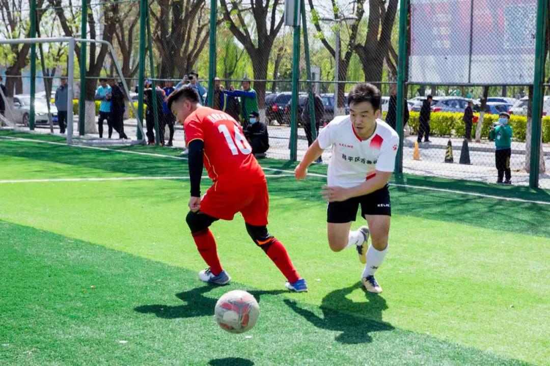 草根球员故事,足球老将的故事简介