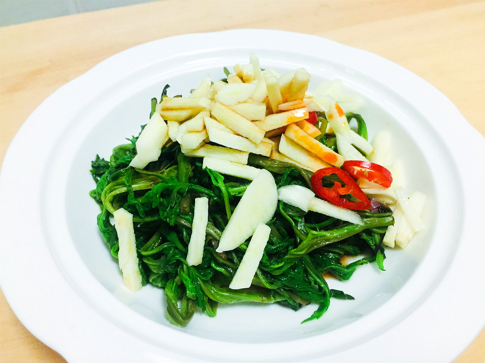 柳蒿芽凉拌做法,柳蒿芽的做法和功效