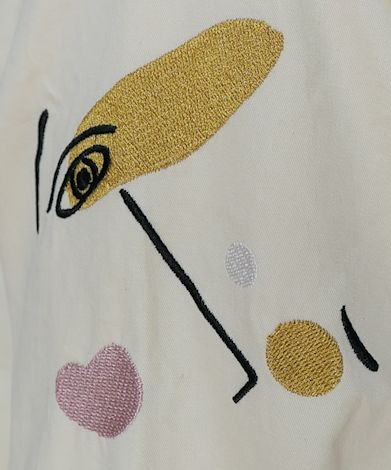 最节省空间又简便的叠风衣方法,薄款中长风衣怎么叠