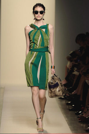 雎晓雯刘雯奚梦瑶何穗机场合影,何穗奚梦瑶刘雯雎晓雯图片