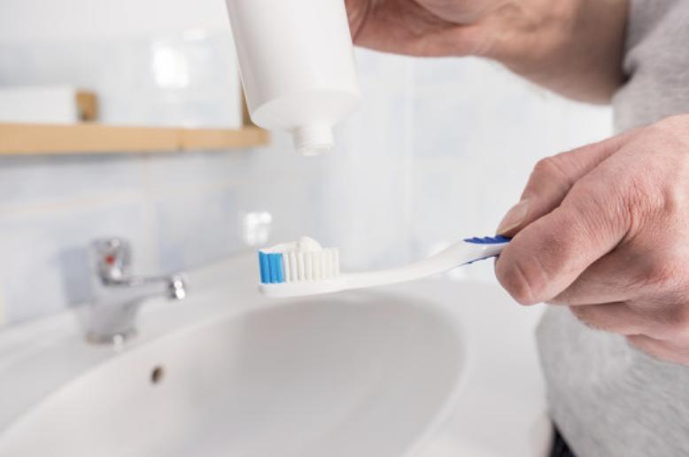 牙齿松了如何固齿,撞松牙齿松动了怎么样才能固齿