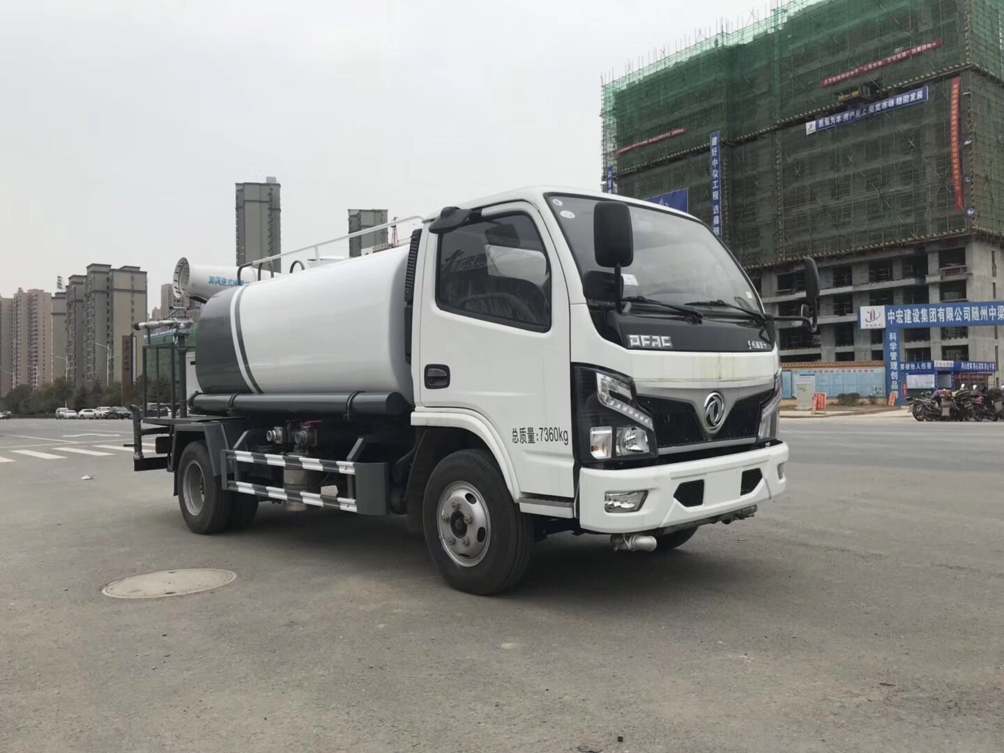 环卫专用洒水车东风,东风国六5吨洒水车报价