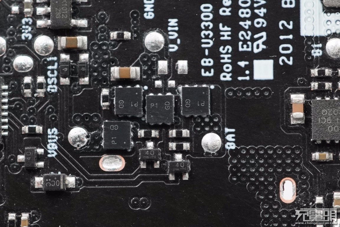 三星25w快充拆解视频,三星25w快充移动电源