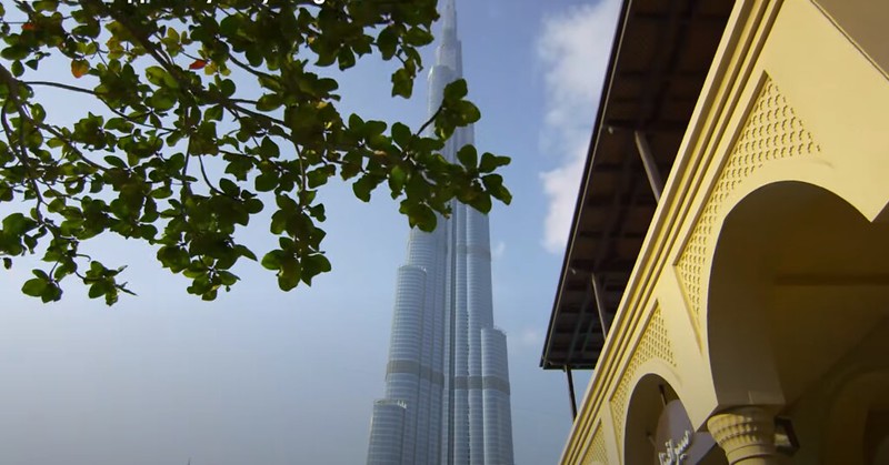 为什么迪拜到处都是丢弃的豪车 (在迪拜街头废弃的豪车)