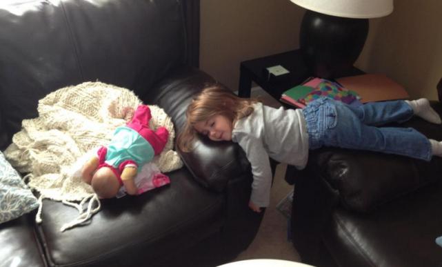 平卧和侧卧哪个睡觉姿势比较健康,俯卧睡觉姿势是怎样的