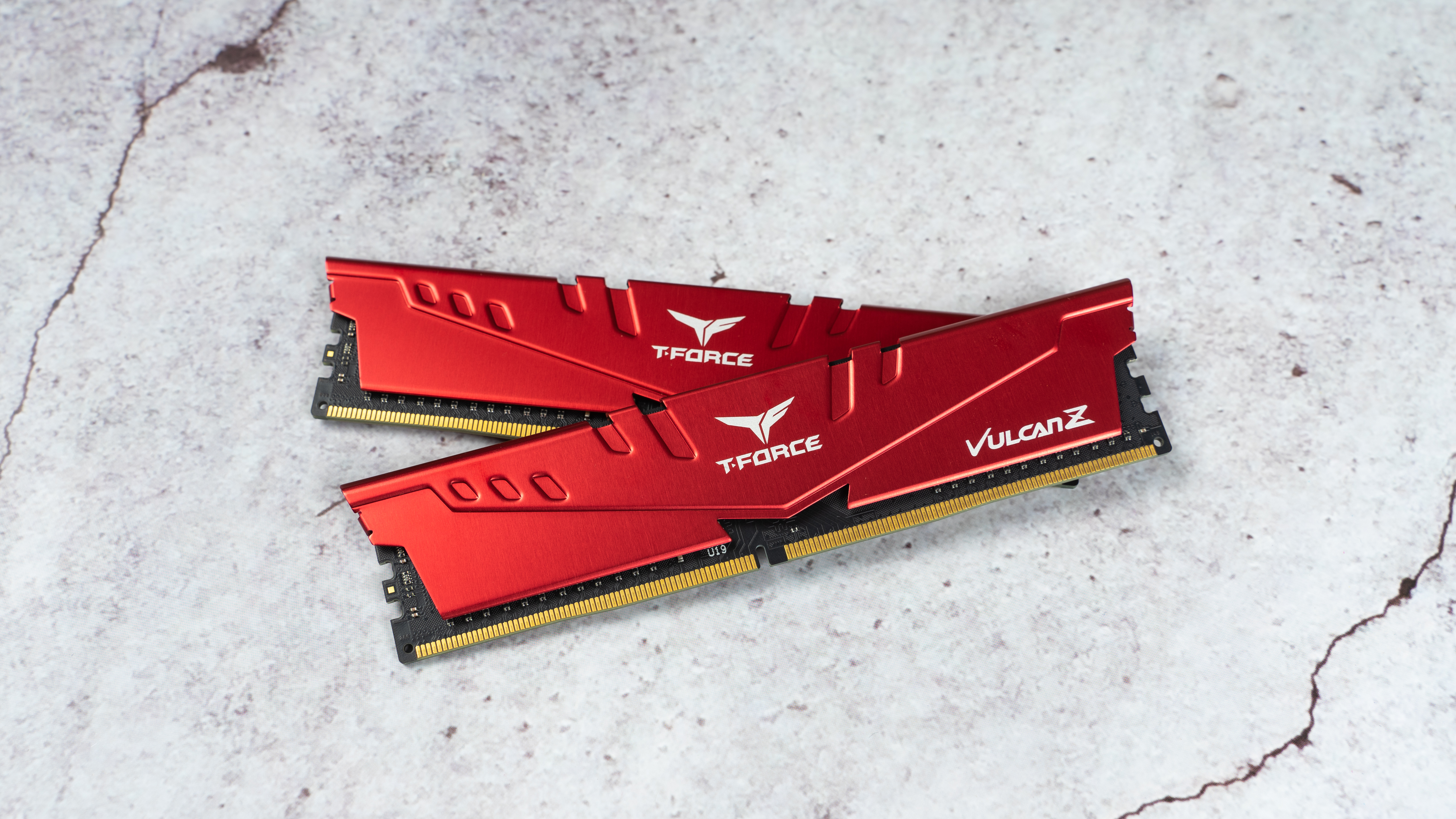 无显卡主机可以装显卡吗,无显卡主机自己怎么装显卡