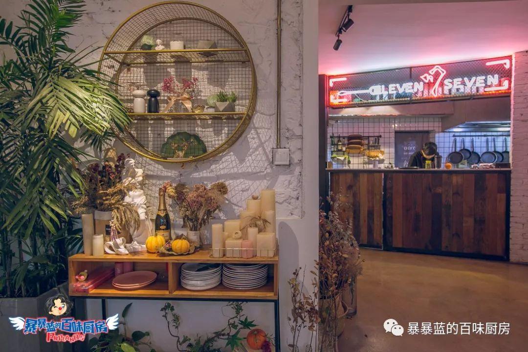 来这家店你真没办法好好吃饭，每道菜都堪比艺术品，好吃到光盘