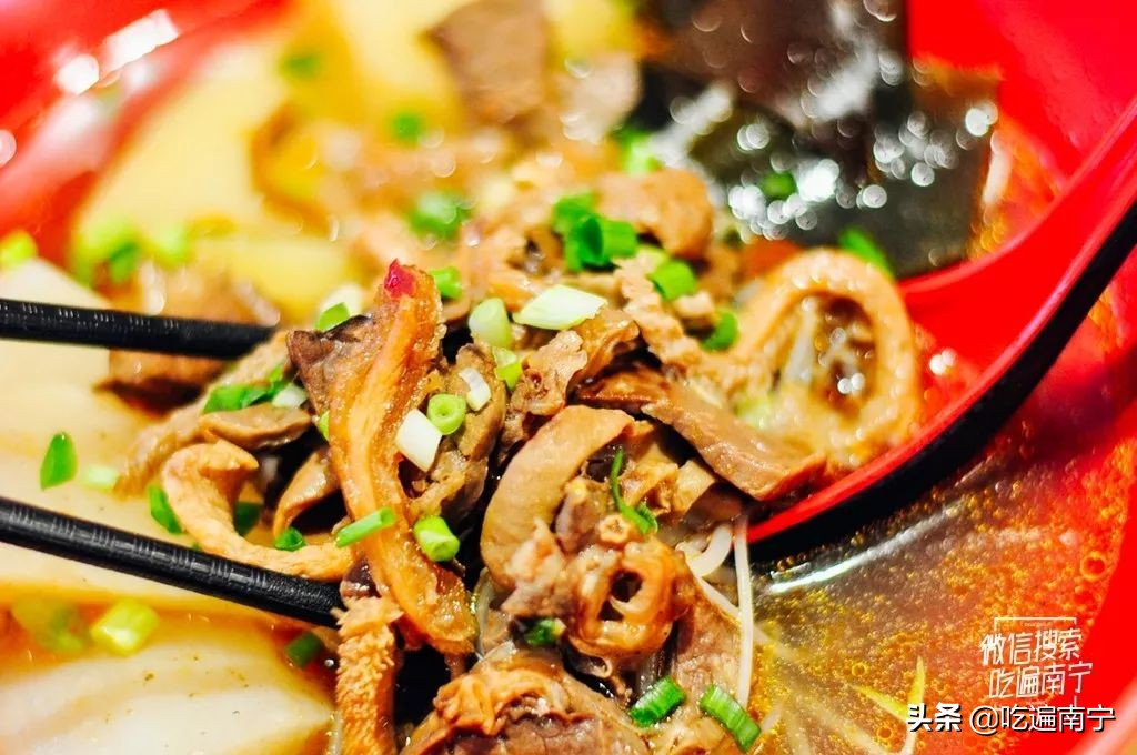 没吃过路边摊的麻辣烫,广西南宁街边老牌牛杂