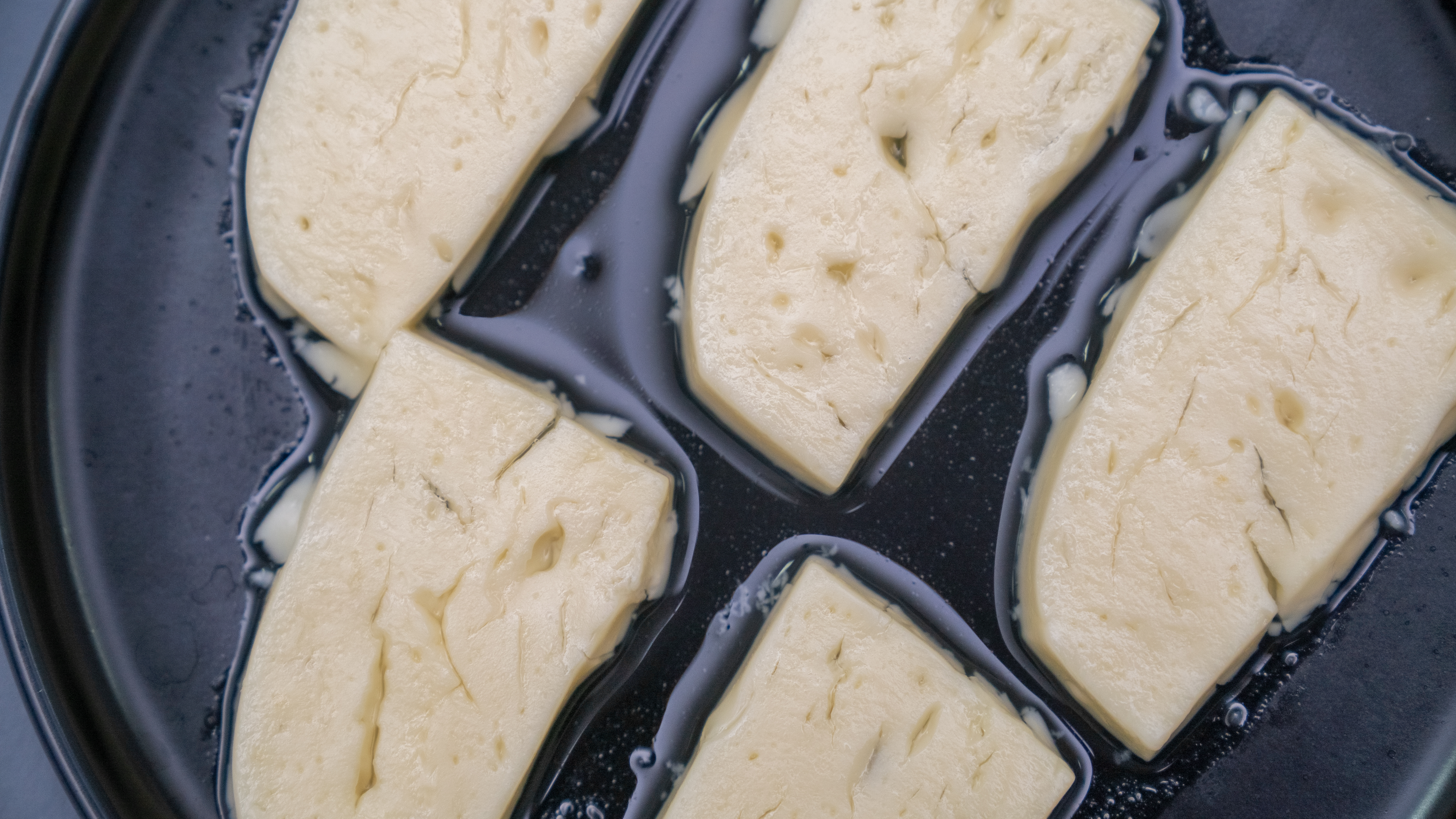 继鲱鱼罐头和黑蒜之后，制造孕吐博主的奶豆腐究竟是何方神圣？