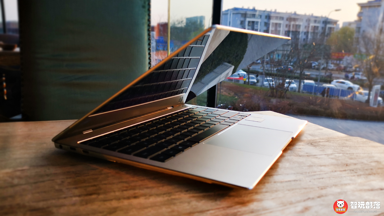 新款华为MateBookXPro评测：多维度创新，掀起笔记本进化革命！