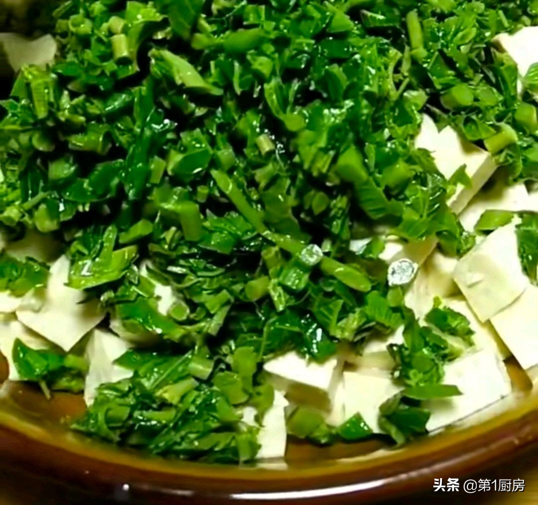 香椿来自春天的味道,香椿煎鸡蛋春天的美食