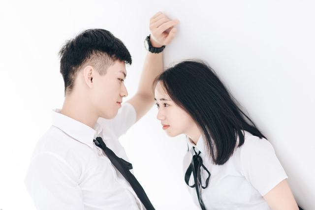 10年前老婆嫌弃我穷,十五年前妻子嫌弃丈夫太穷