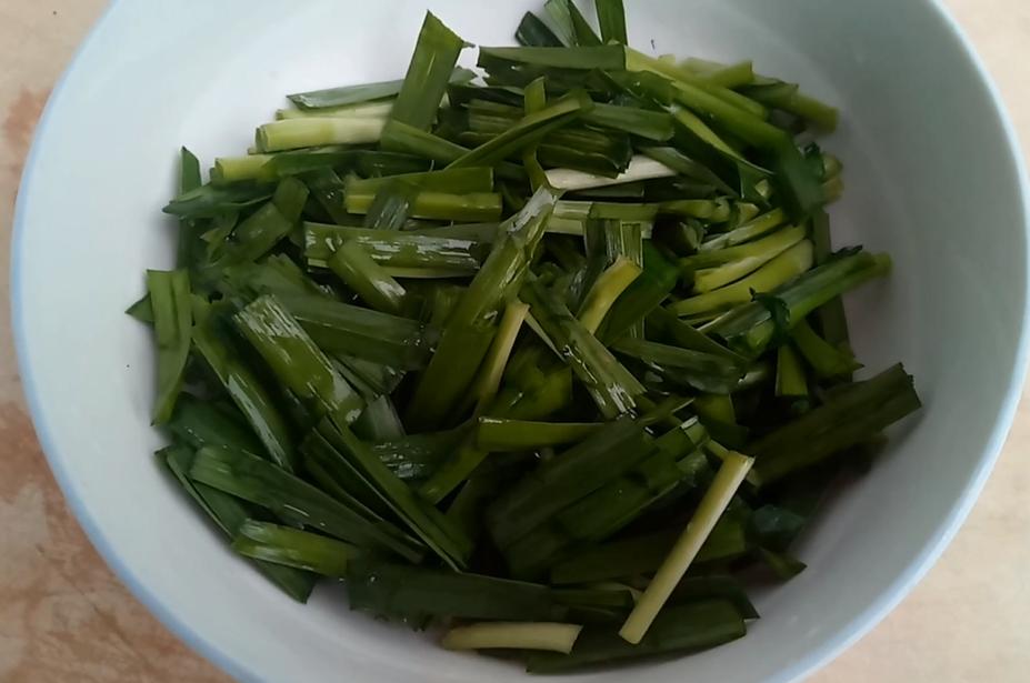 徐州好吃的辣子鸡和韭菜炒河虾,美食家常菜韭菜炒河虾太好吃了