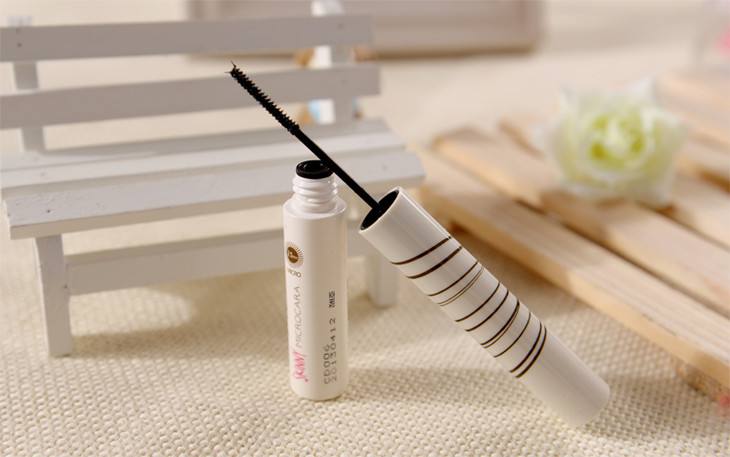 刷睫毛膏怎么避免苍蝇腿,睫毛膏苍蝇腿补救办法