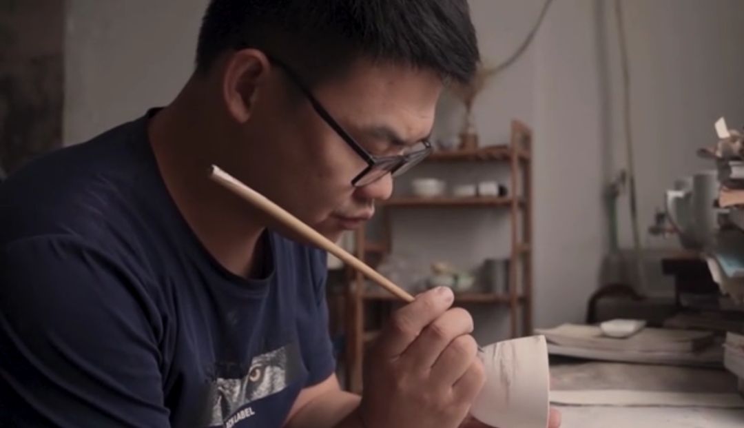 将青春赋予青花釉里红的学院派---沐月山房易江力