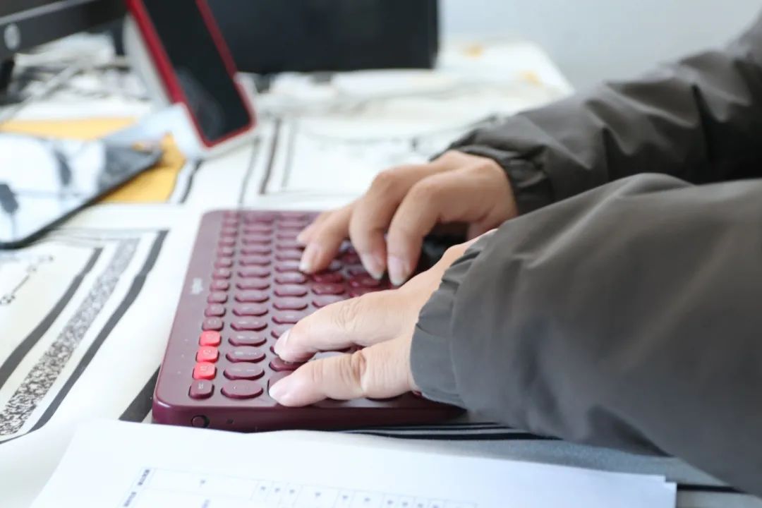 人民日报点赞袁隆平,人民日报点赞脑瘫少年