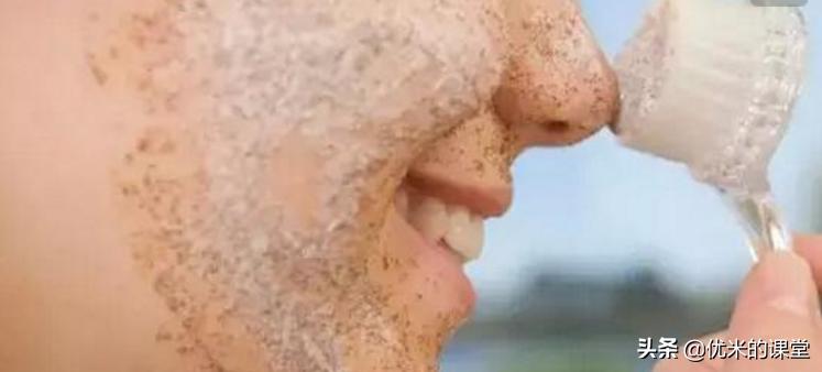 吹爆全网的护肤成分，如小核菌胶、透明质酸，可能只是一个增稠剂