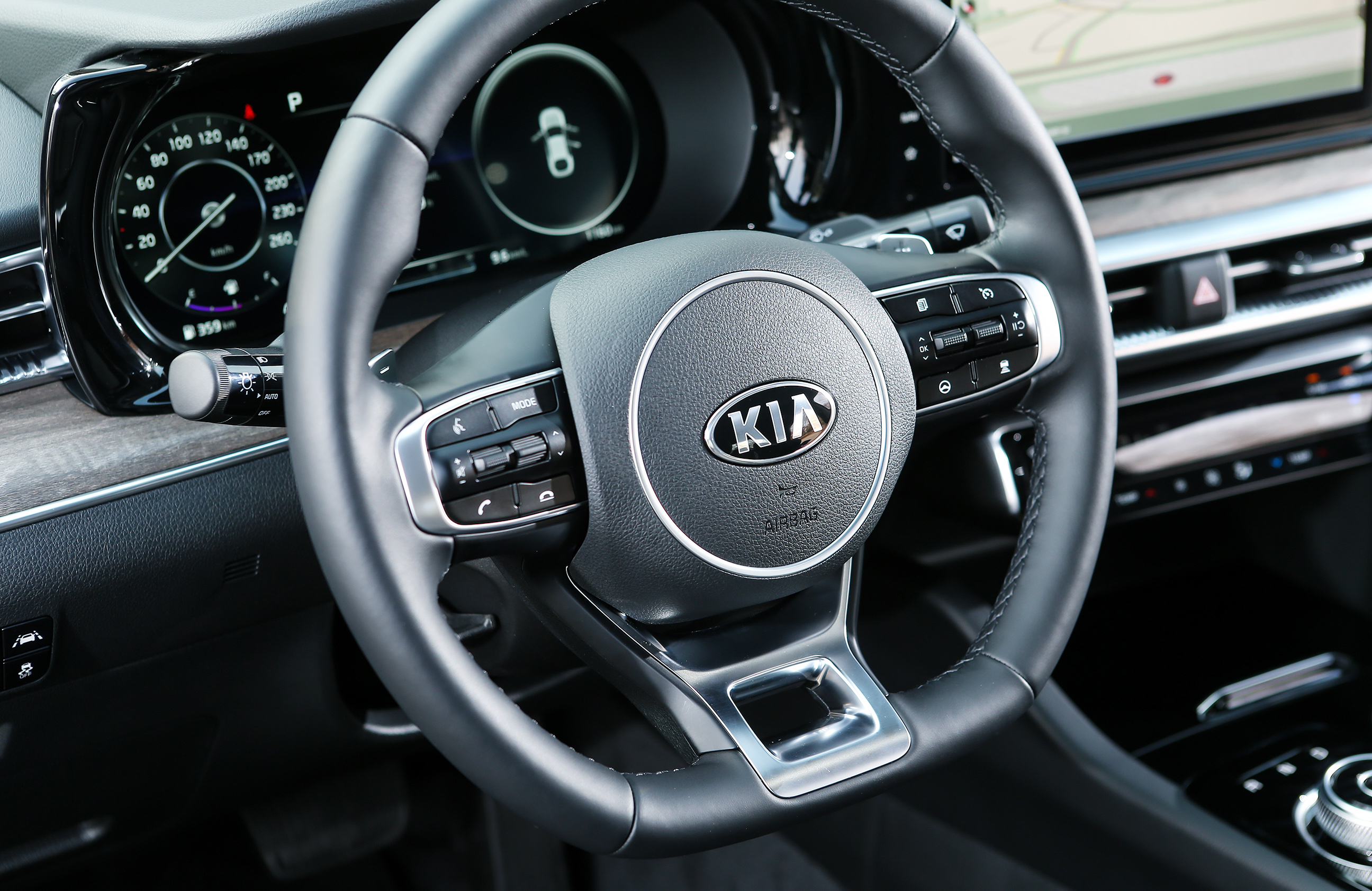 全新起亚k5高颜值运动帅气真香,起亚k5是b级车吗