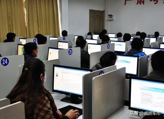 科目二曲线直角行驶方向盘口诀,科目二侧方位倒库考试技巧大全