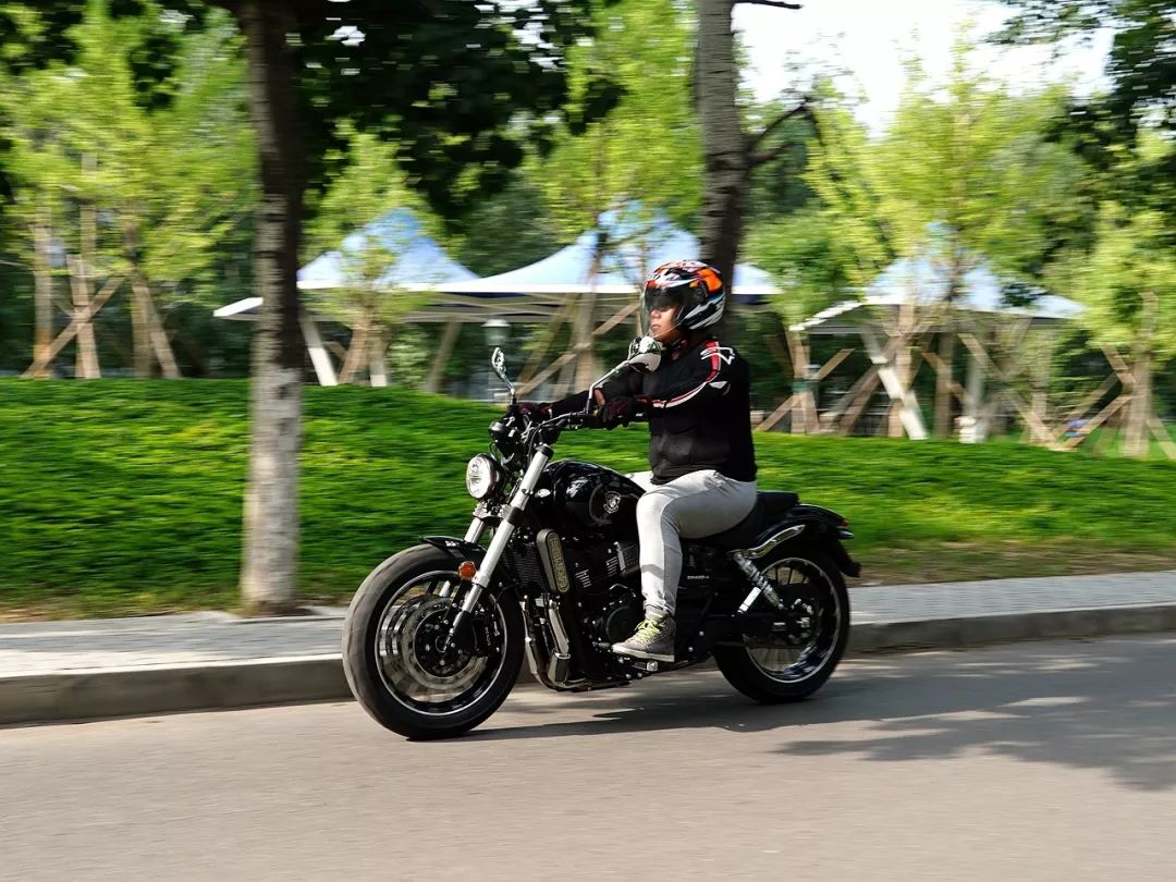 奔达原驰兽400二手价格8000公里,奔达原驰兽400和fun2的区别