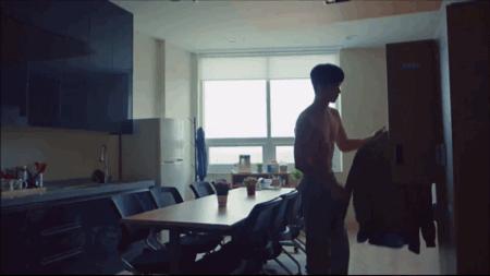 10分钟就脱了？男神很撩，但更帅的是女主