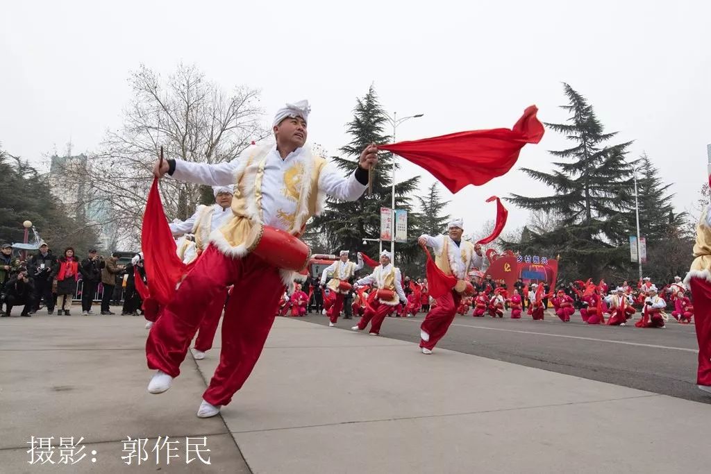 城关镇社火表演安塞腰鼓,社火打腰鼓