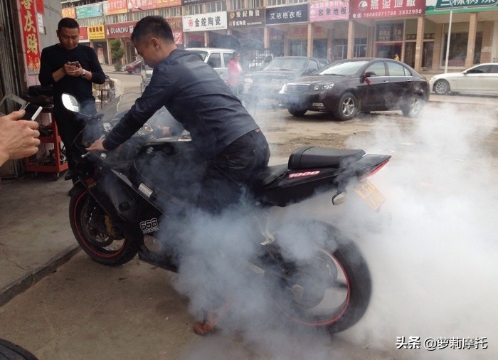 那些年小明为摩托车在淘宝填的坑，年少时的你是否也一样？