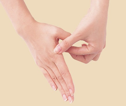 牙痛嗓子痛按哪个穴位止痛,牙痛头痛耳边痛按哪个穴位能治好