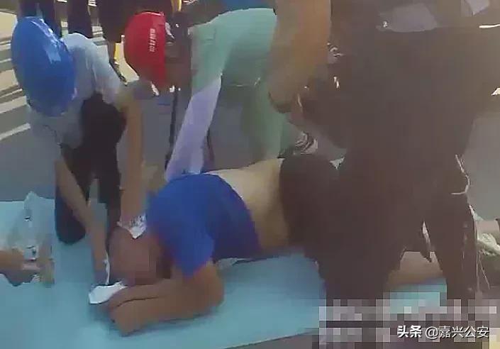 快递员中暑,快递小哥晕倒