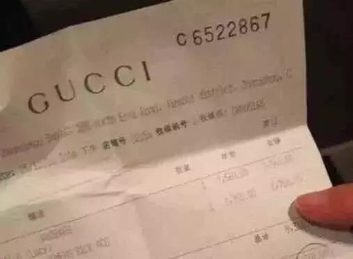 lv包为什么瑕疵这么多,10年不褪色的lv包是真的吗