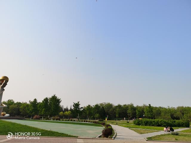 荣耀热门五款机型拍照对比：分别是Play4T/X10/30S/30/30Pro