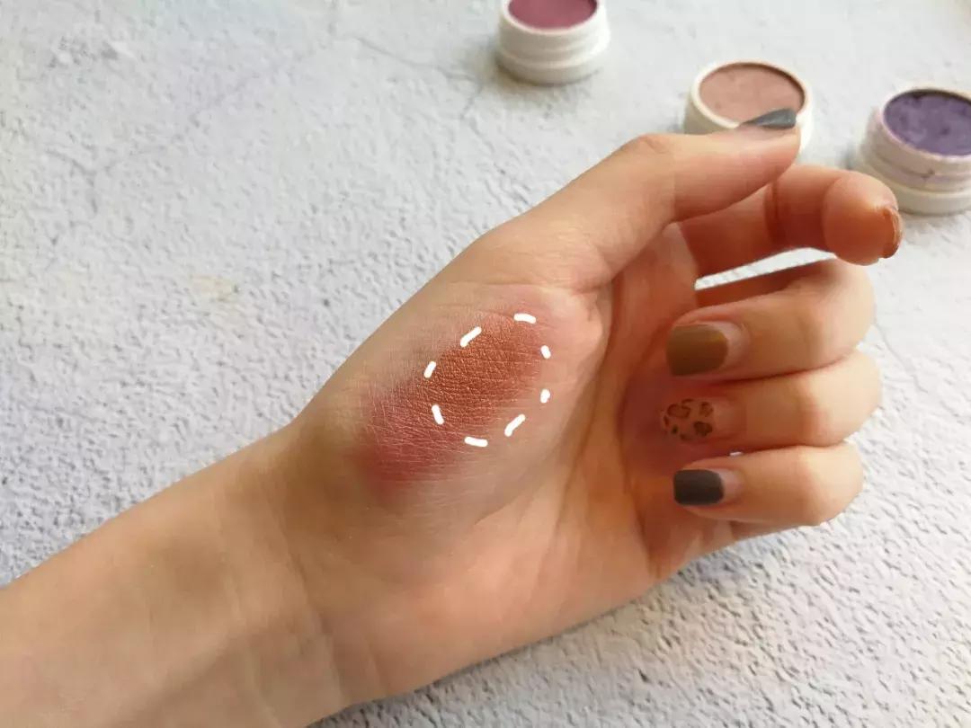 遮瑕高光口红眼影一共多少钱,30块钱的粉底液口红眼影遮瑕