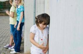 孩子自负心理怎么教育,儿童很容易自卑应该怎么去引导