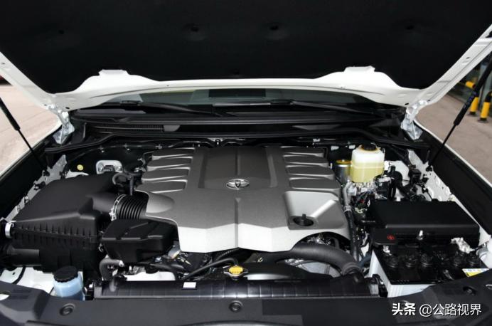 陆巡4700和4600用车感受,17年陆巡4000是6缸还是8缸