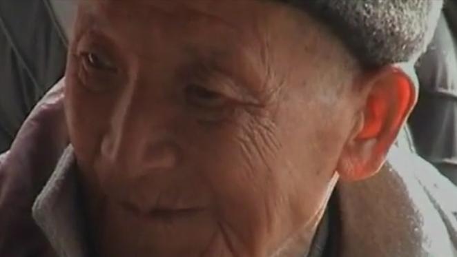 老人突然人体自燃烧成灰,老人自燃真实视频