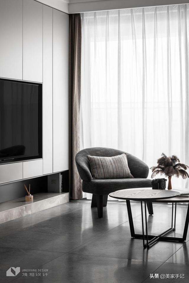 深圳夫妇123㎡的家,坚持电视柜打满柜子,效果不是一般的大气