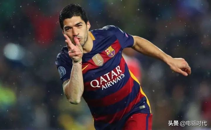 足球脚背正面接球的动作要领,足球前锋射门飞球教学