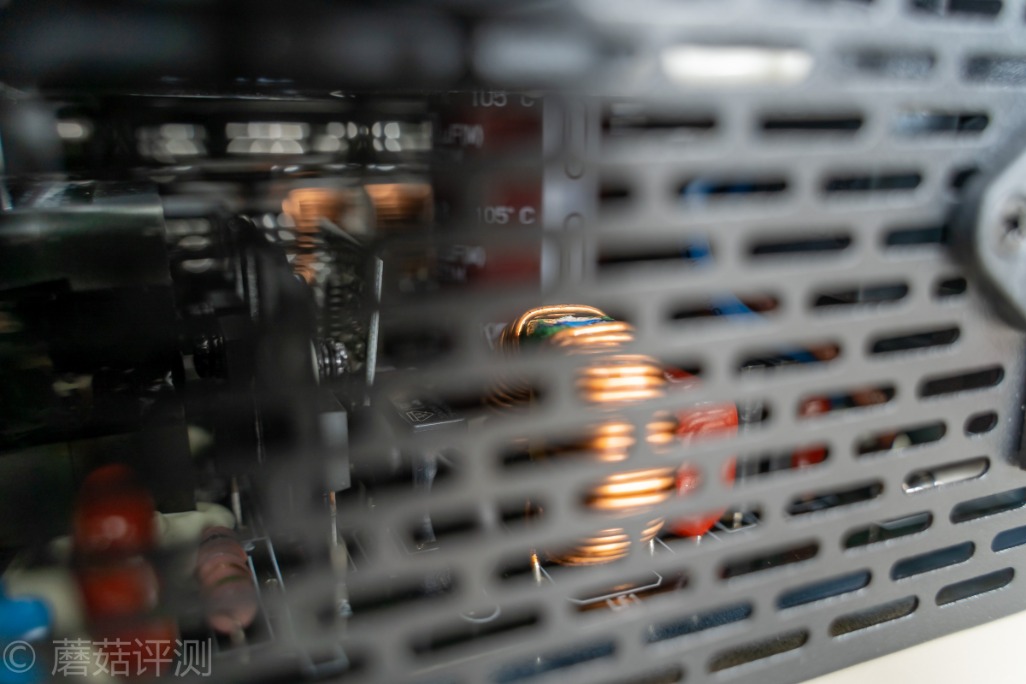 用料给力,安静稳定、Tt(Thermaltake)GT650W金牌全模组电源