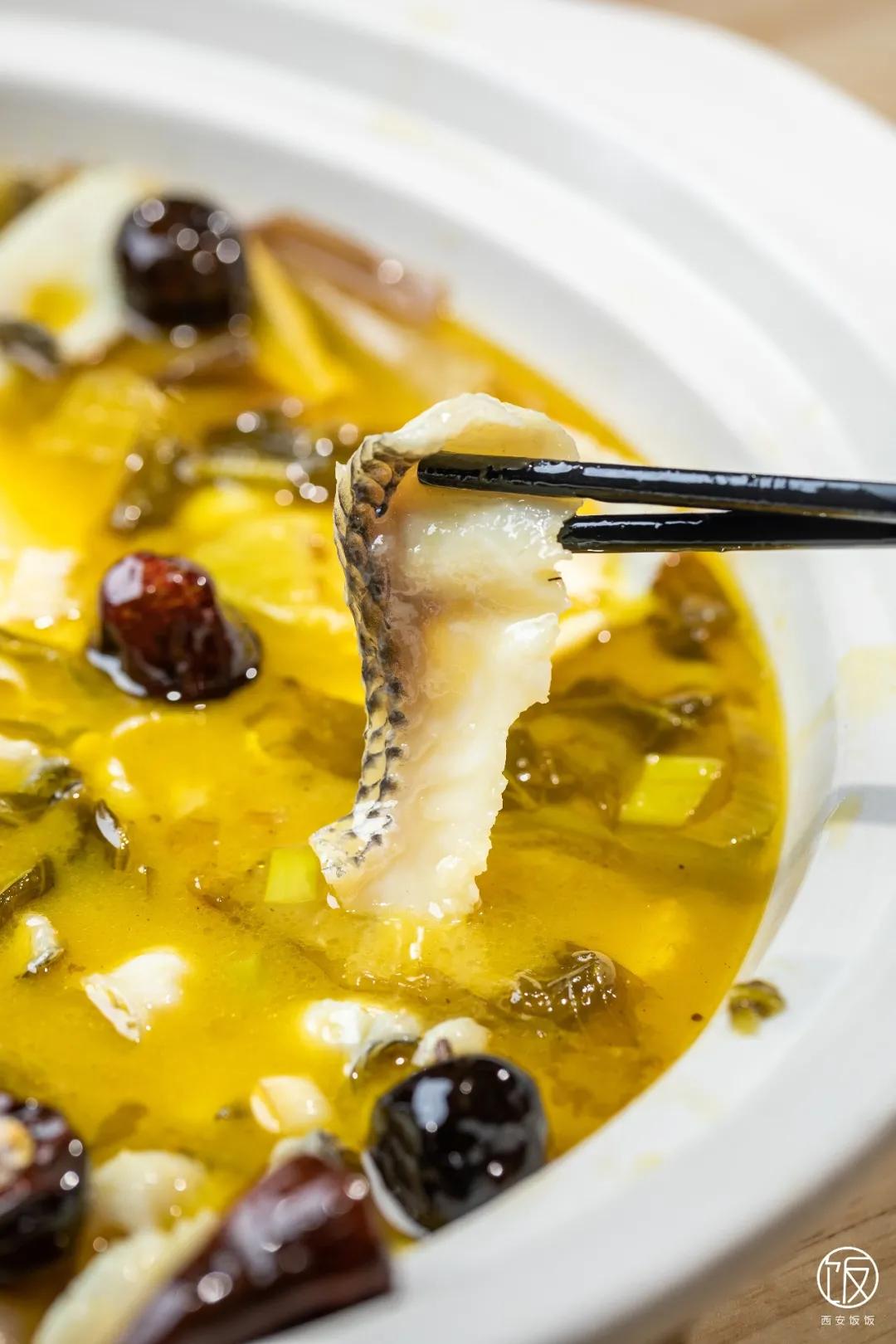 能看到钟楼的美食,看见钟楼的西安美食