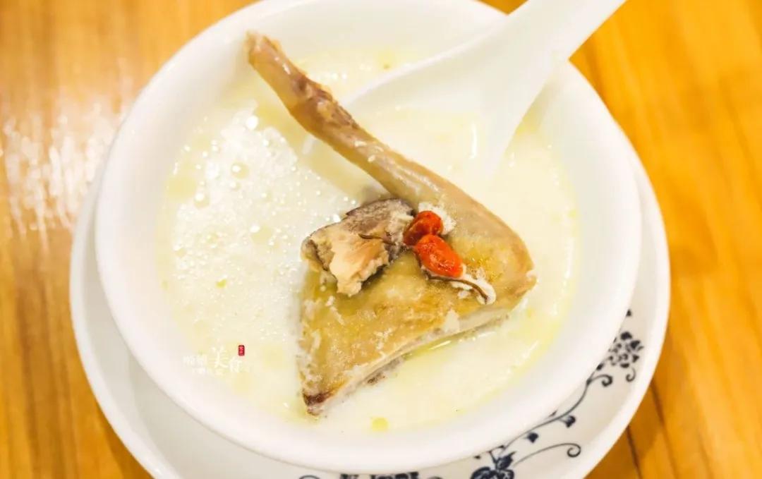 10张桌子的餐饮店,10张桌子串串店