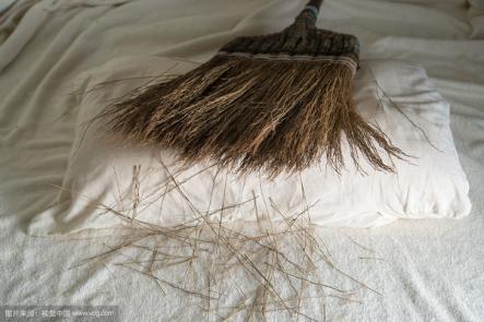 当代年轻人的真实现状秃头,年轻人秃头的真实感受