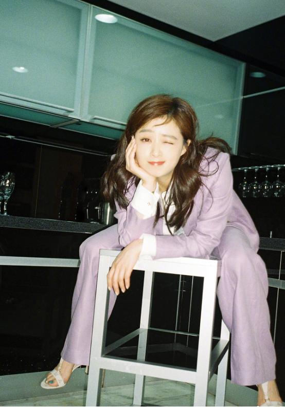 蒋欣上镜显胖的真实对比,蒋欣瘦成肌肉