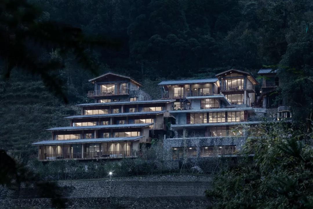 有着双重人生的小城青田，你对它的实力一无所知